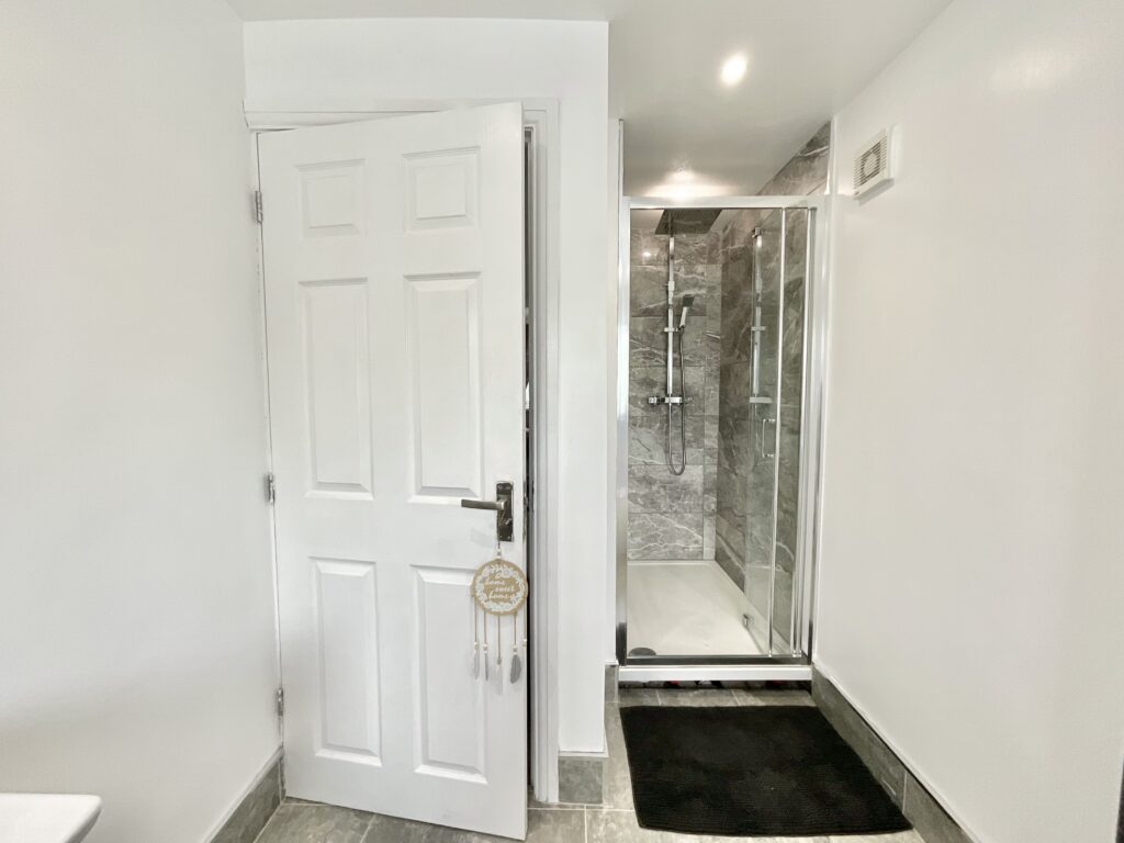 Sandon Road, Cresswell, ST11