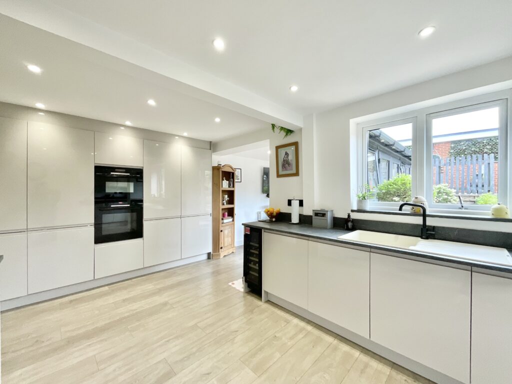 Sandon Road, Cresswell, ST11