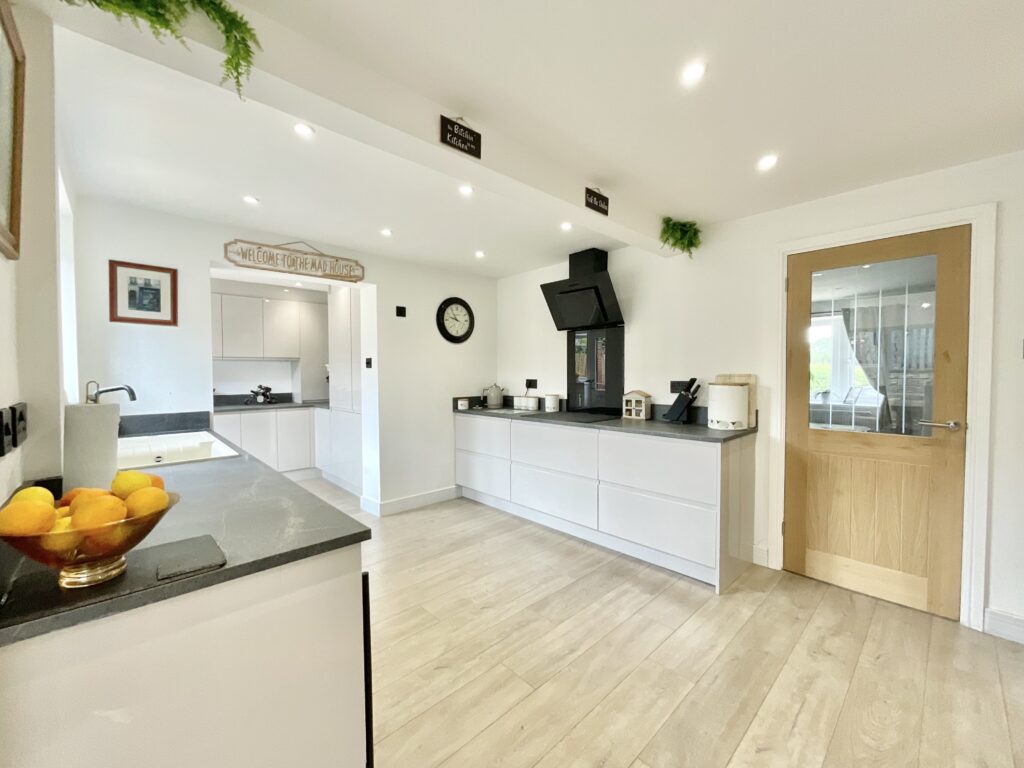Sandon Road, Cresswell, ST11