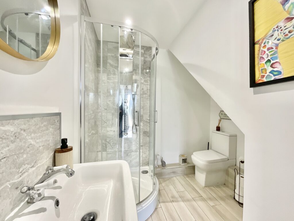 Sandon Road, Cresswell, ST11