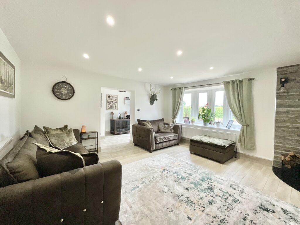 Sandon Road, Cresswell, ST11