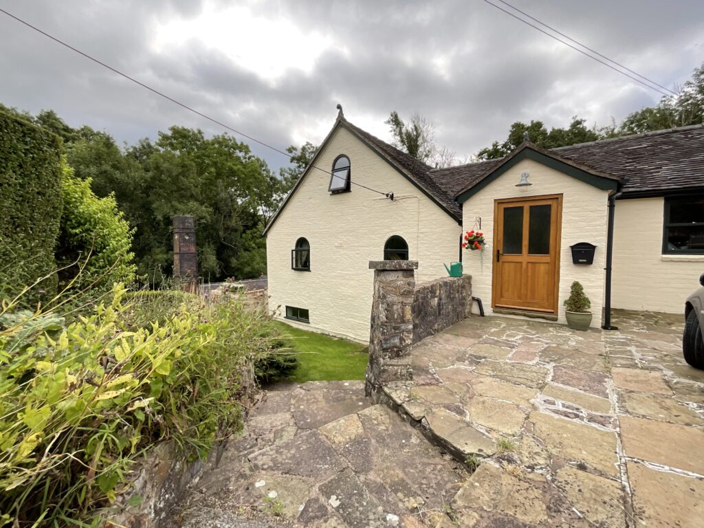 Nicholls Lane, Oulton, ST15