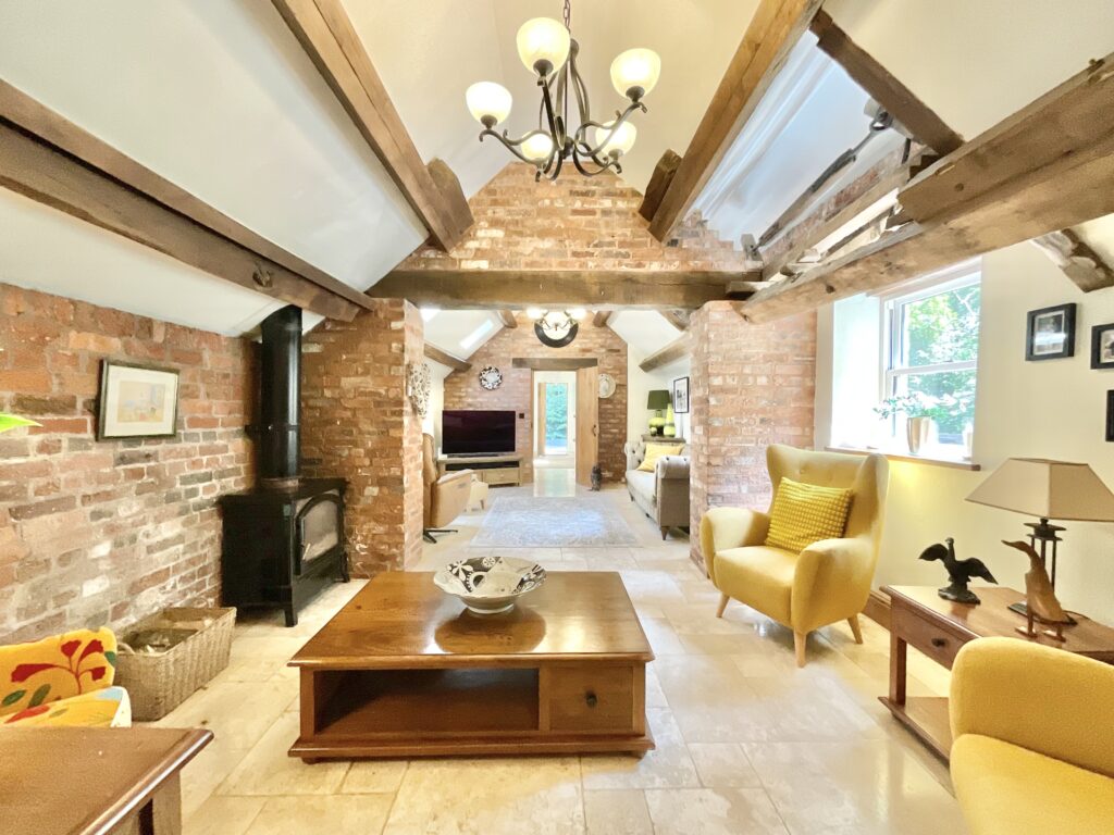 Nicholls Lane, Oulton, ST15