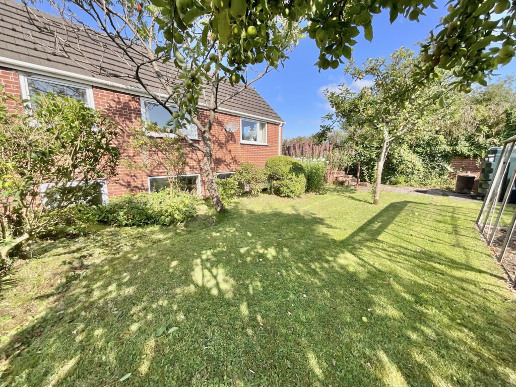Draycott Road, Totmonslow ST10 4JJ
