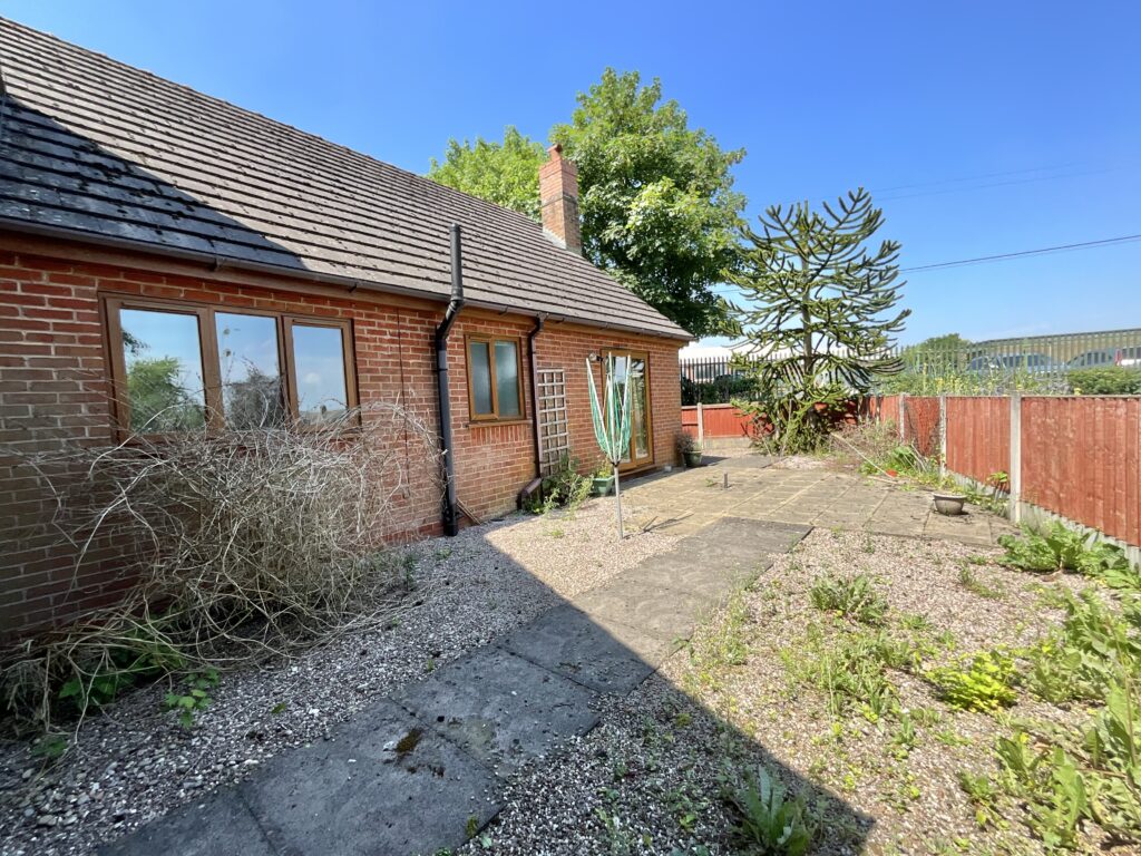 Leek Road, Cheadle, ST10