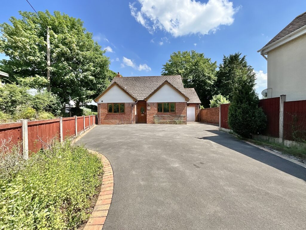 Leek Road, Cheadle, ST10