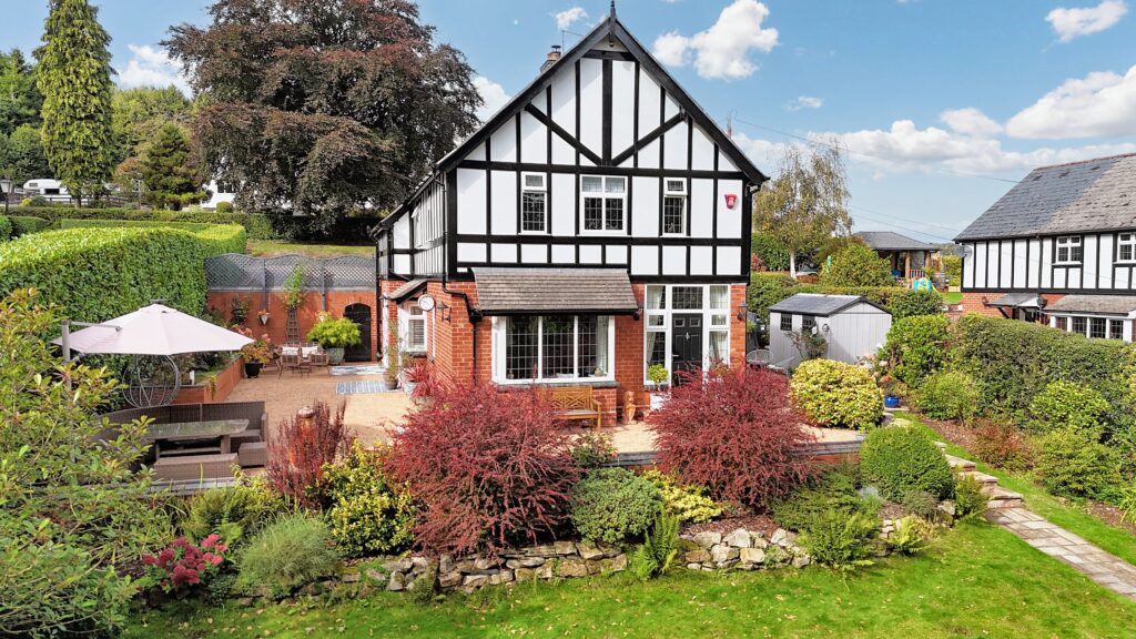 Chase Lane, Tittensor, ST12