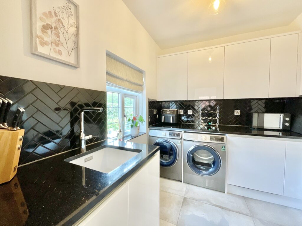 Chase Lane, Tittensor, ST12