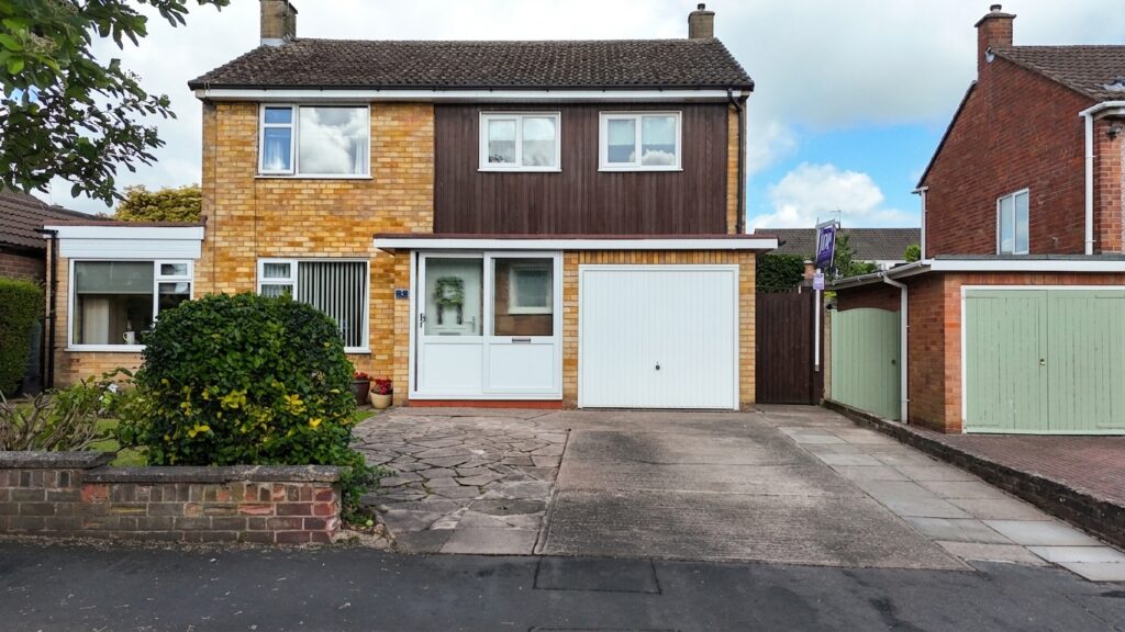 Yelverton Avenue, Stafford, ST17