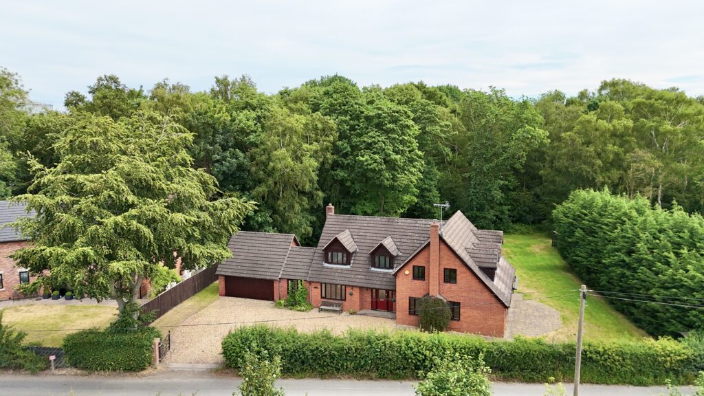 Wrenbury Road, Aston, CW5