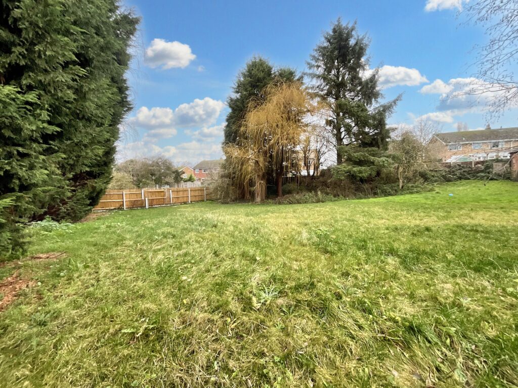 Elm Close, Great Haywood, ST18