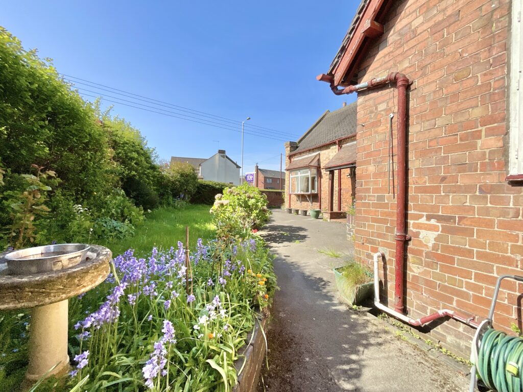 Newport Road, Haughton, ST18