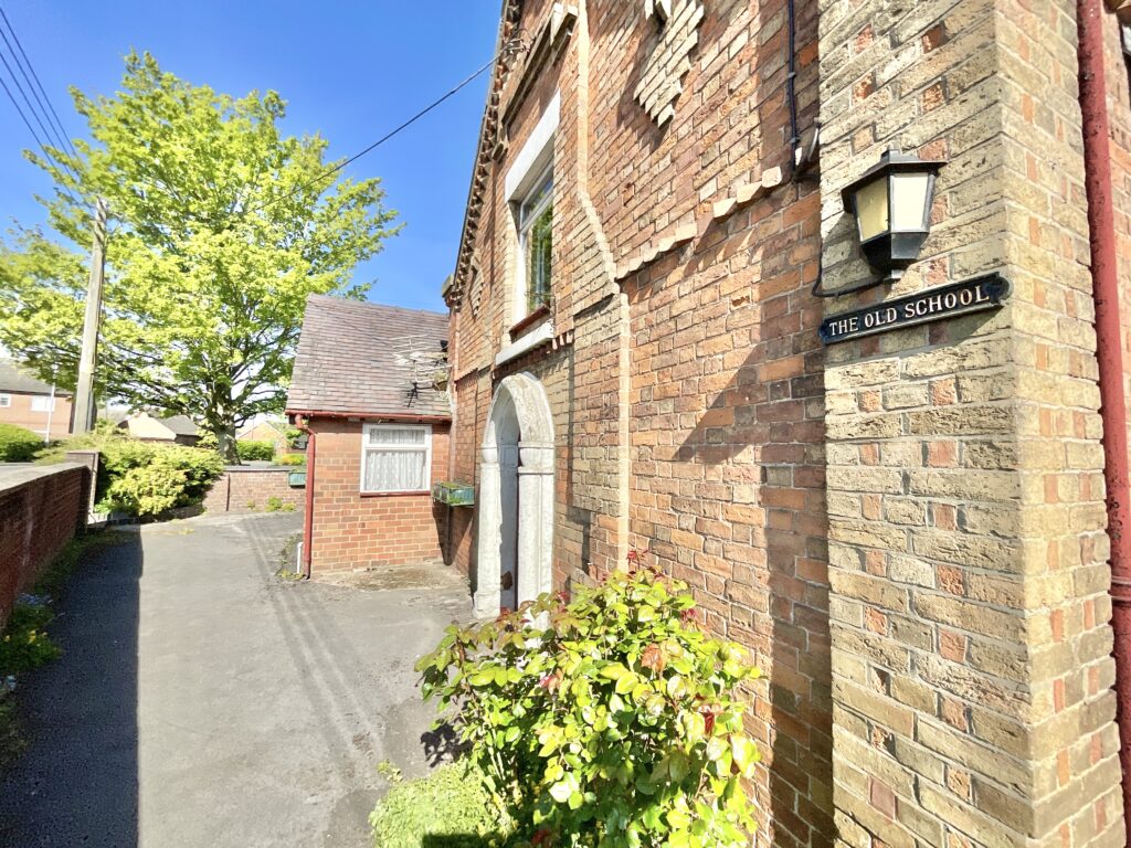 Newport Road, Haughton, ST18