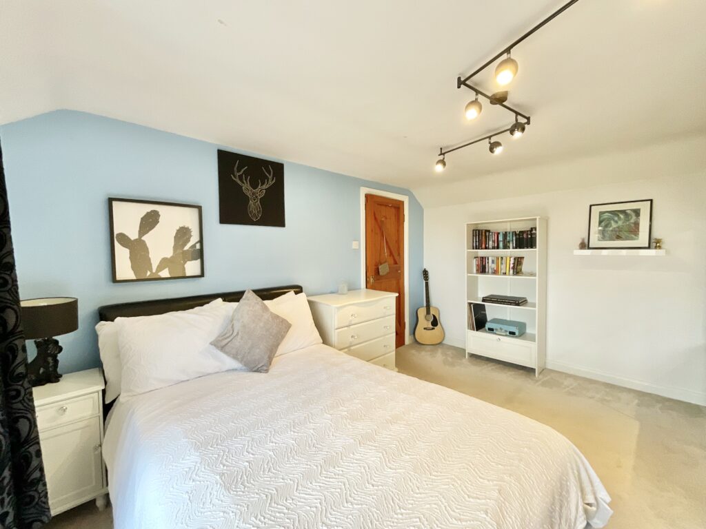 Moss Lane, Hilderstone, ST15