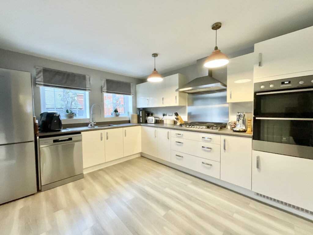 Cornucopia Grove, Barlaston, ST12