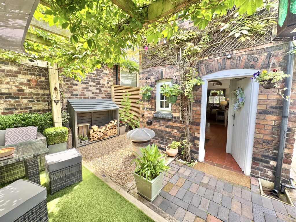 Crewe Road, Madeley Heath, CW3