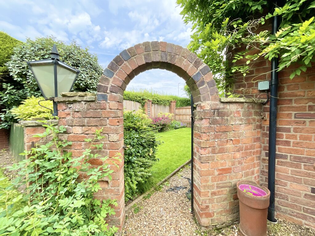 Huntersfield, Shavington, CW2