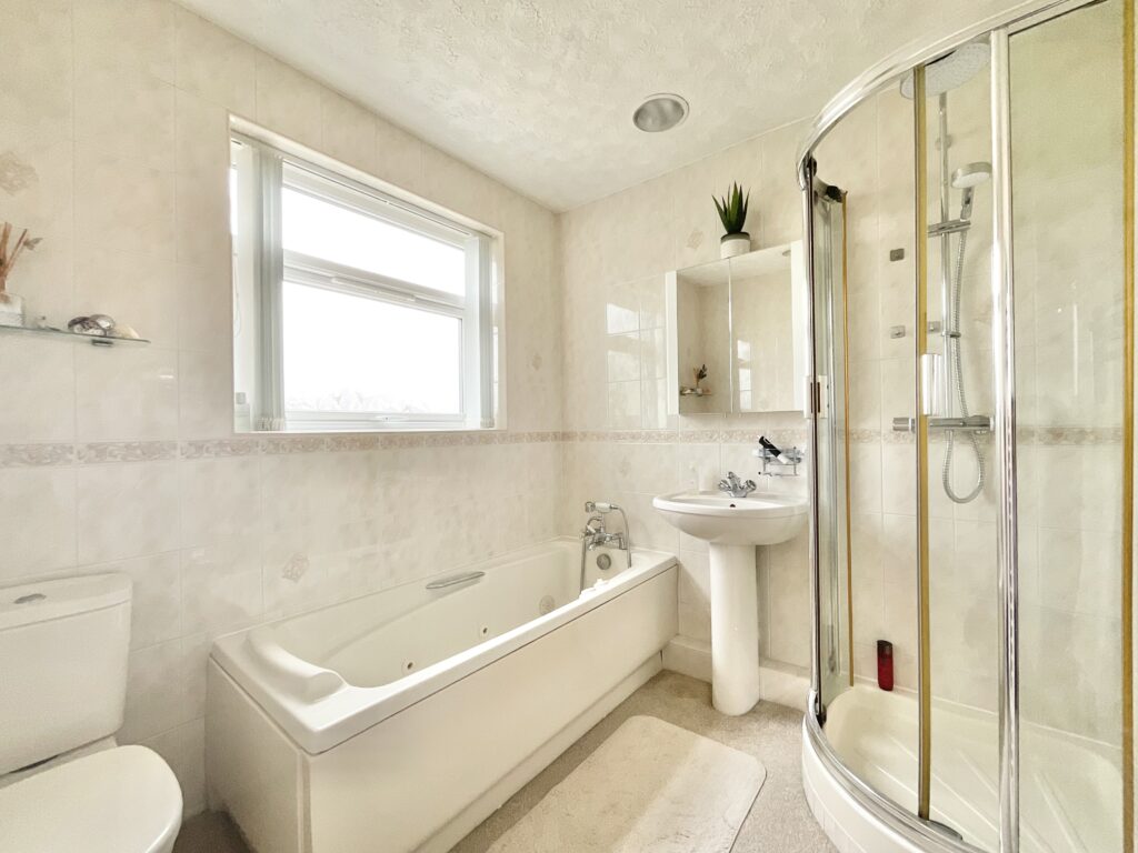 Holyrood Drive, Wistaston, CW2