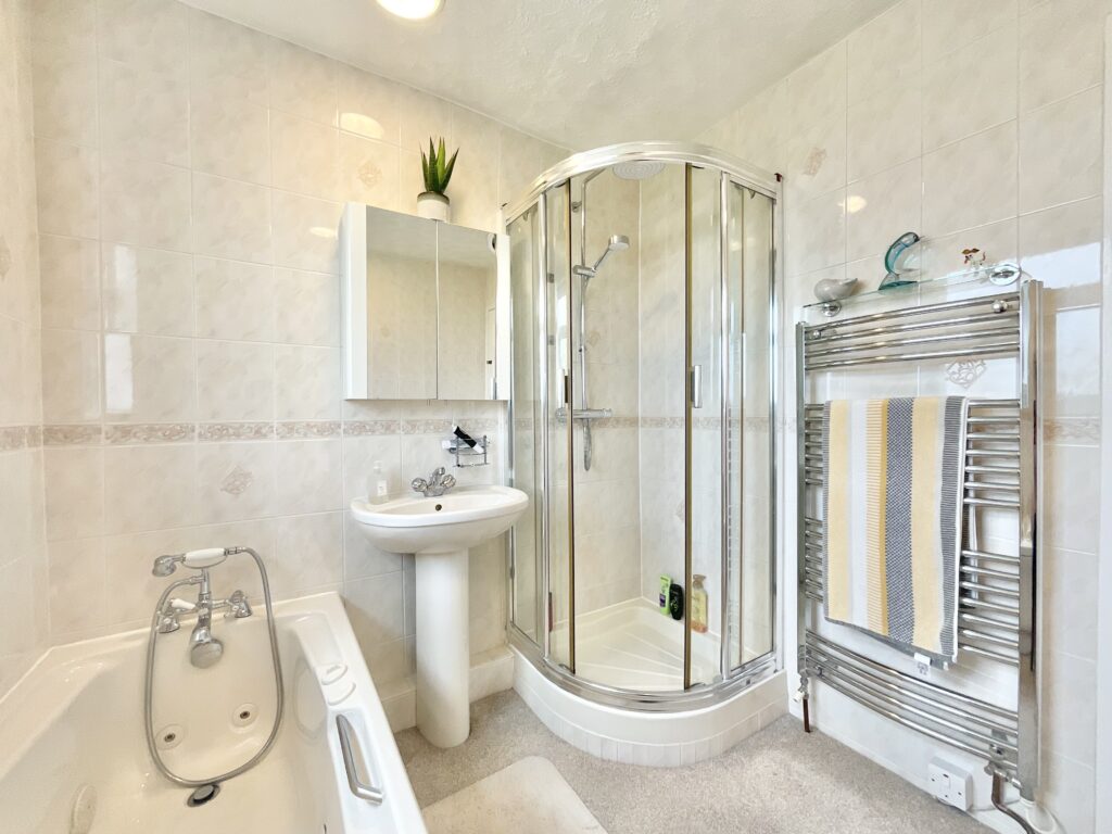 Holyrood Drive, Wistaston, CW2