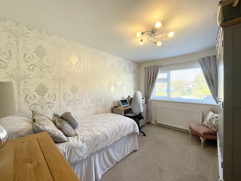 Rock Crescent, Oulton, ST15