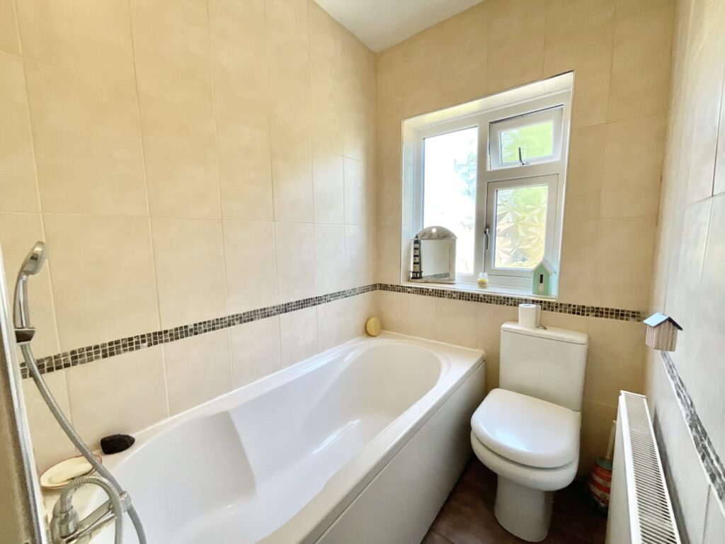 Longton Road, Stone, ST15