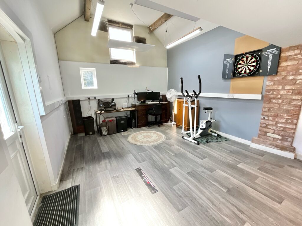 Uttoxeter Road, Checkley, ST10