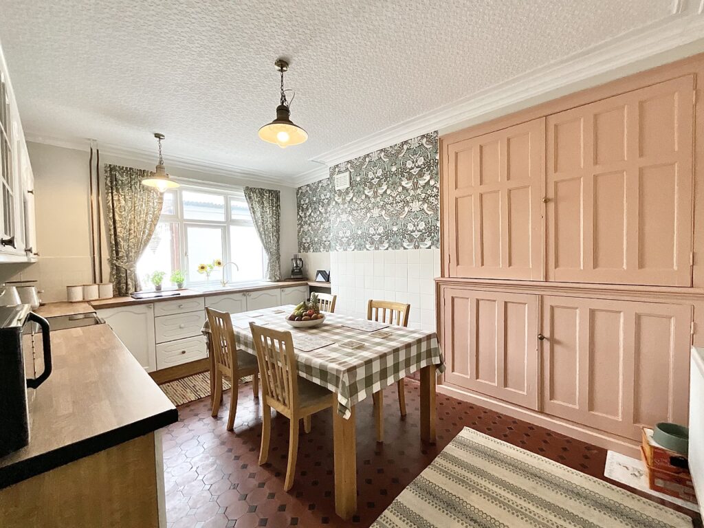 Meadow Drive, Cheadle, ST10