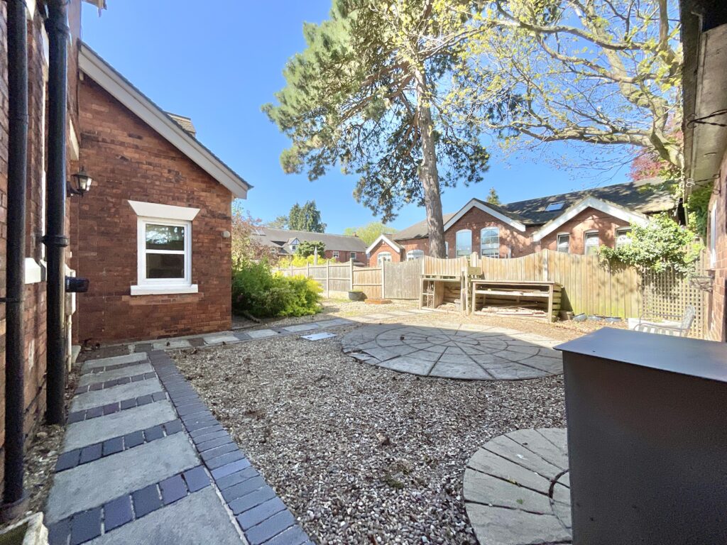 Moss Lane, Yarnfield, ST15