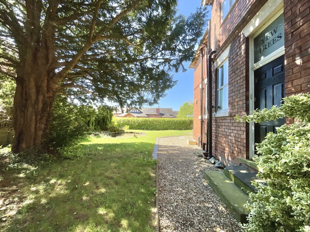 Moss Lane, Yarnfield, ST15