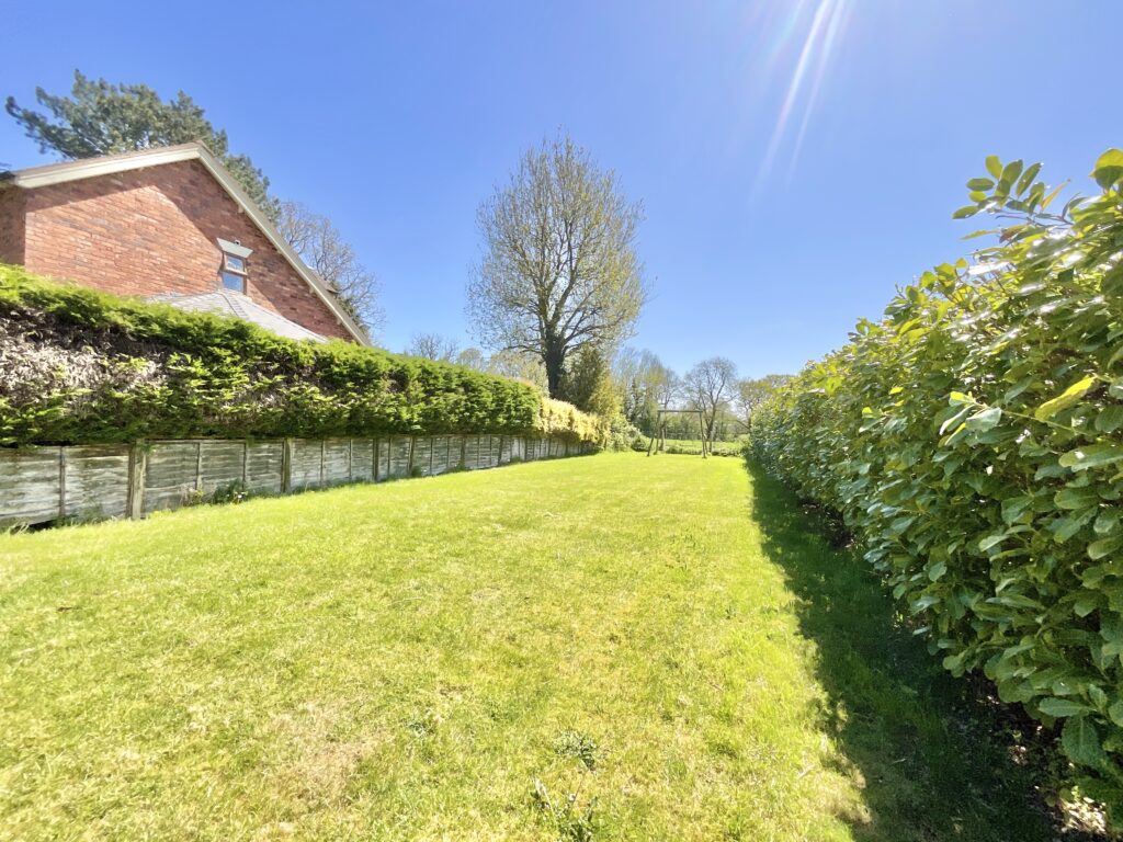Moss Lane, Yarnfield, ST15