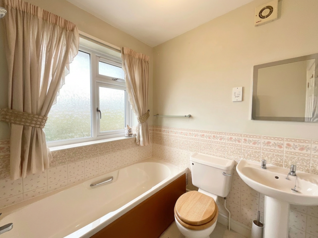 Stafford Close, Stone, ST15
