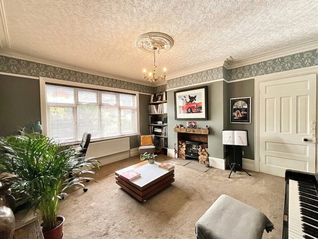 Meadow Drive, Cheadle, ST10