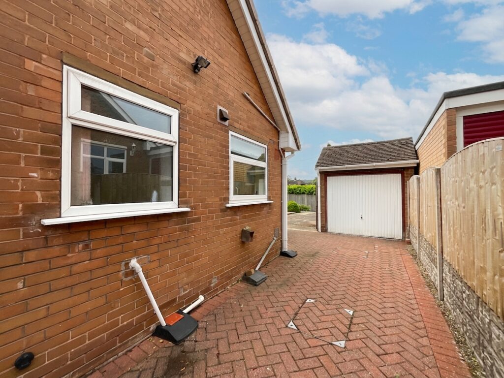 Bainbridge Road, Trentham, Stoke-On-Trent, ST4