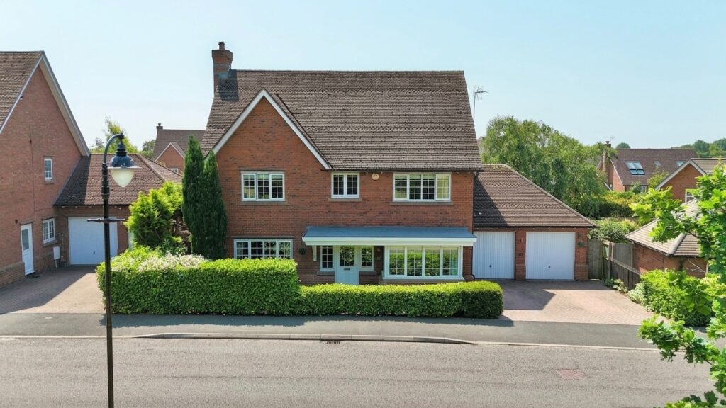 Wychwood Park, Weston, CW2