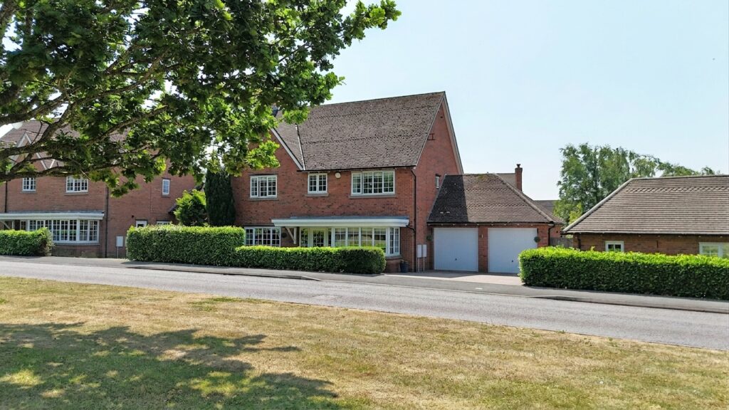 Wychwood Park, Weston, CW2