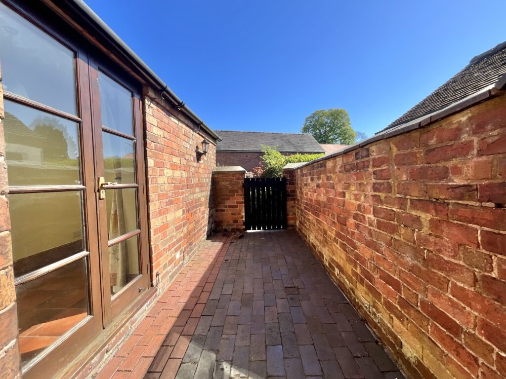 Blythe Bridge Road, Caverswall, ST11
