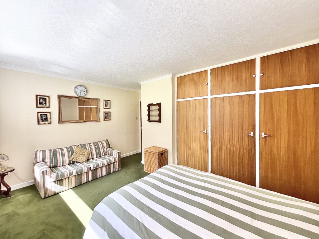 Harewood Close, Cheadle, ST10