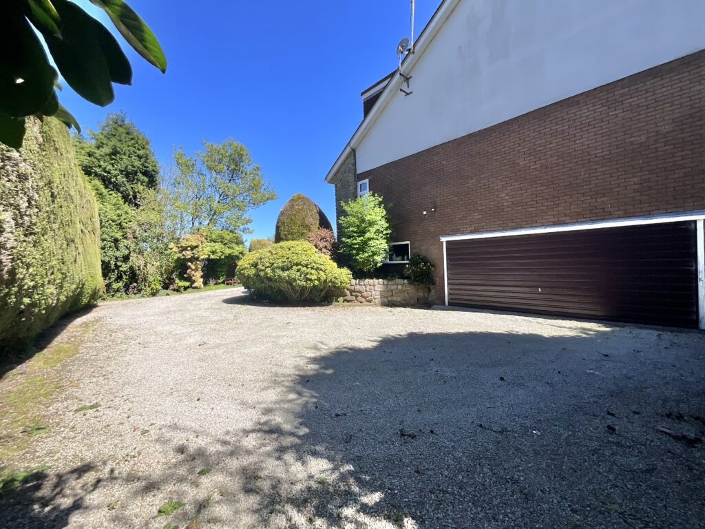 Harewood Close, Cheadle, ST10