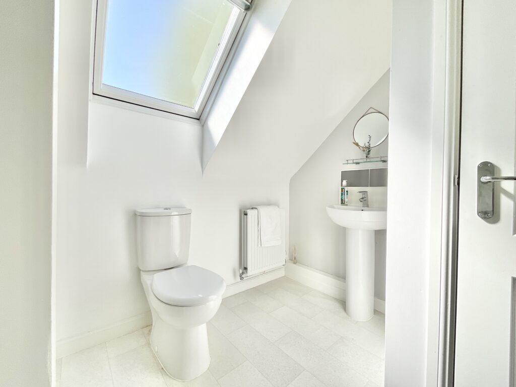 Yarnfield Parkway, Yarnfield, ST15