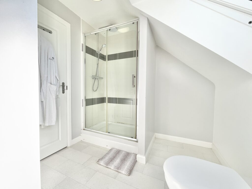 Yarnfield Parkway, Yarnfield, ST15