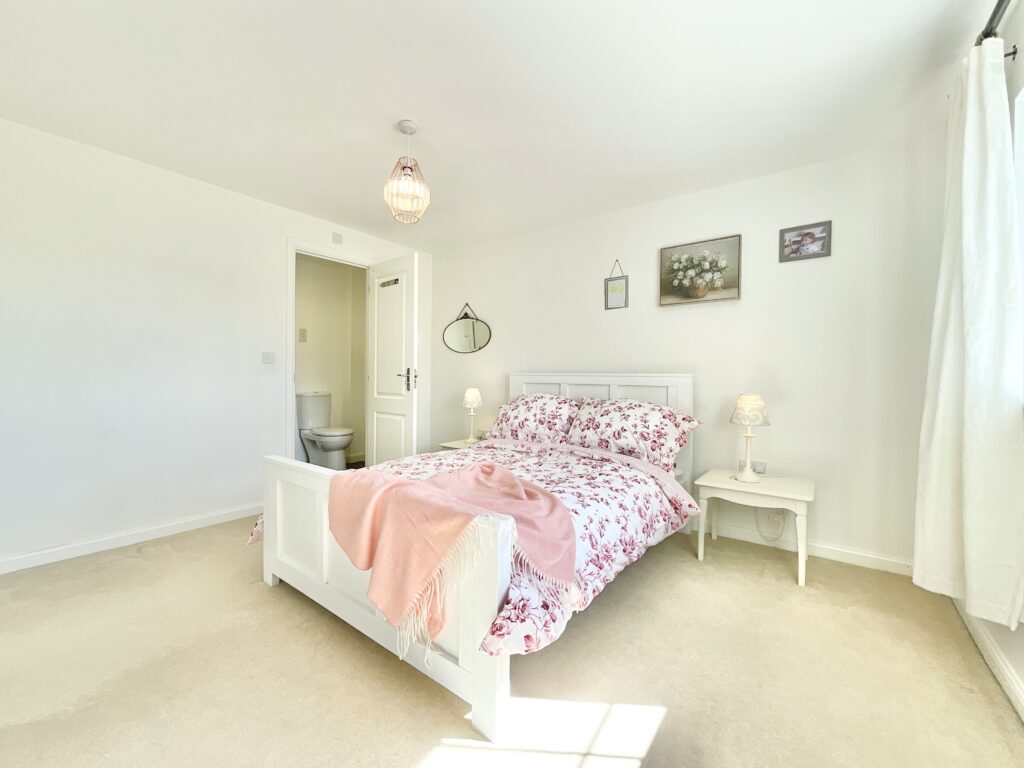 Yarnfield Parkway, Yarnfield, ST15