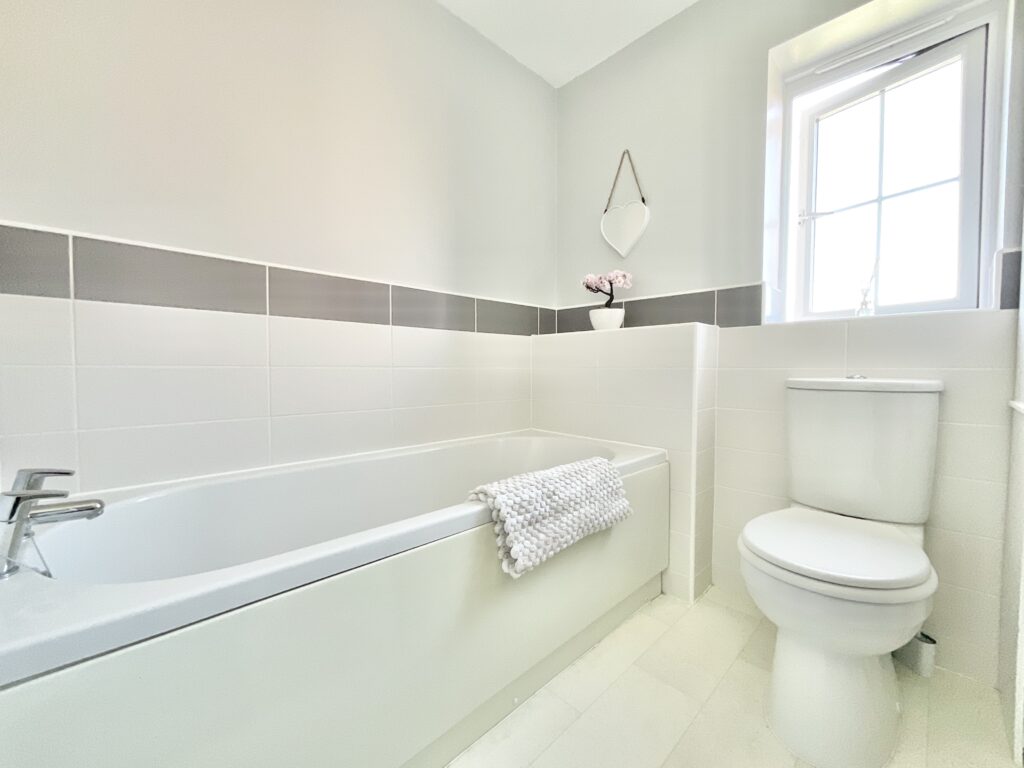 Yarnfield Parkway, Yarnfield, ST15