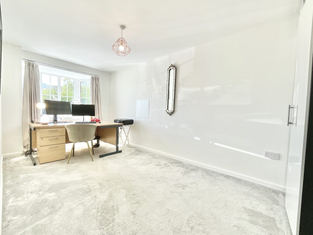Yarnfield Parkway, Yarnfield, ST15