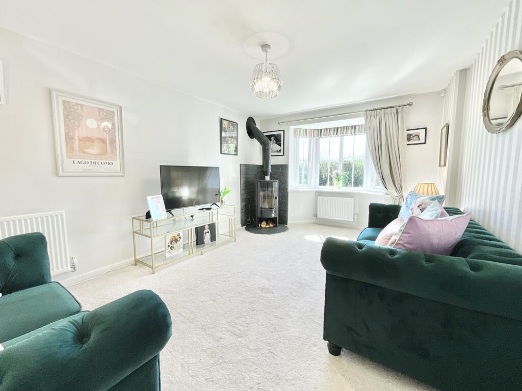 Yarnfield Parkway, Yarnfield, ST15