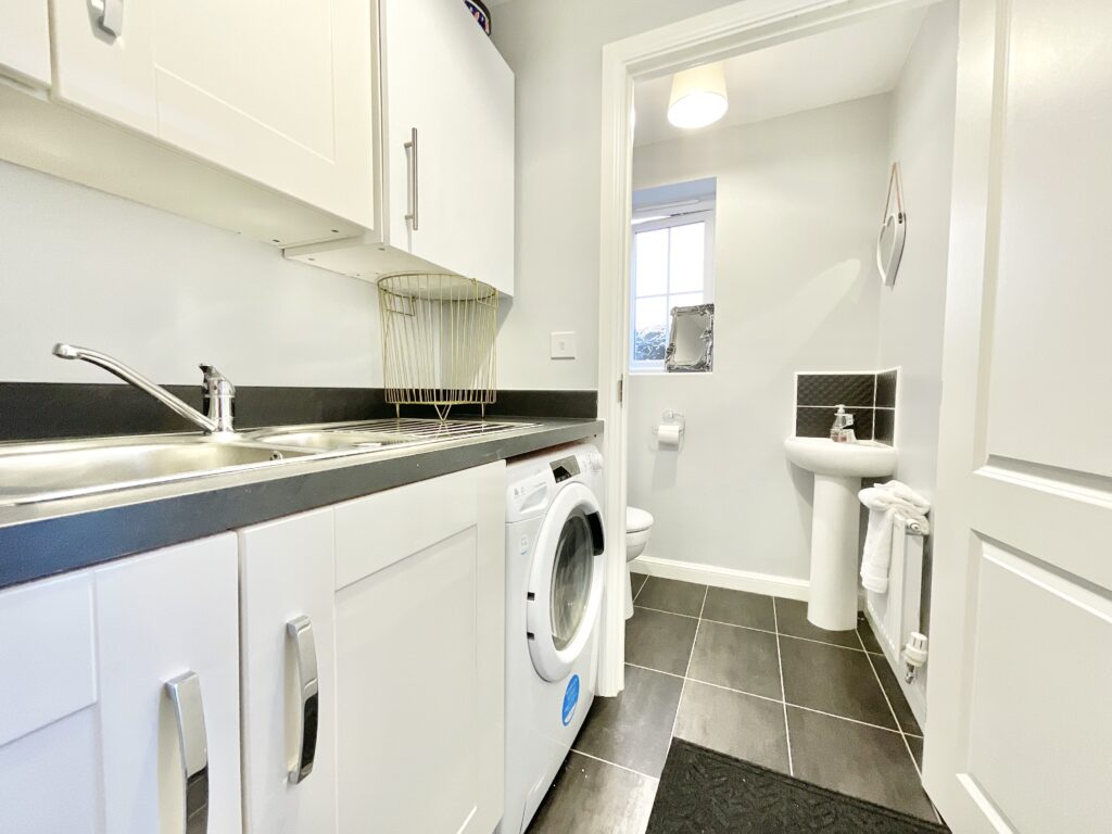 Yarnfield Parkway, Yarnfield, ST15