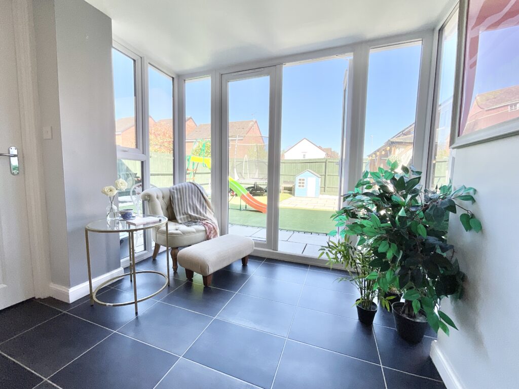 Yarnfield Parkway, Yarnfield, ST15