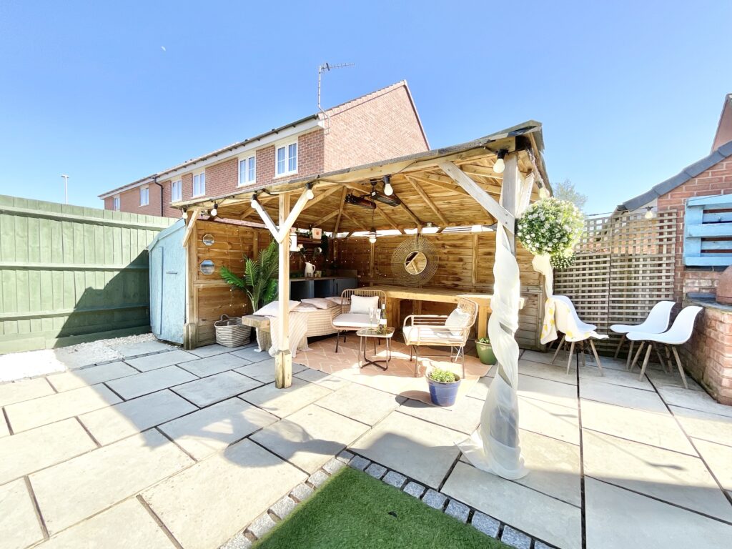 Yarnfield Parkway, Yarnfield, ST15
