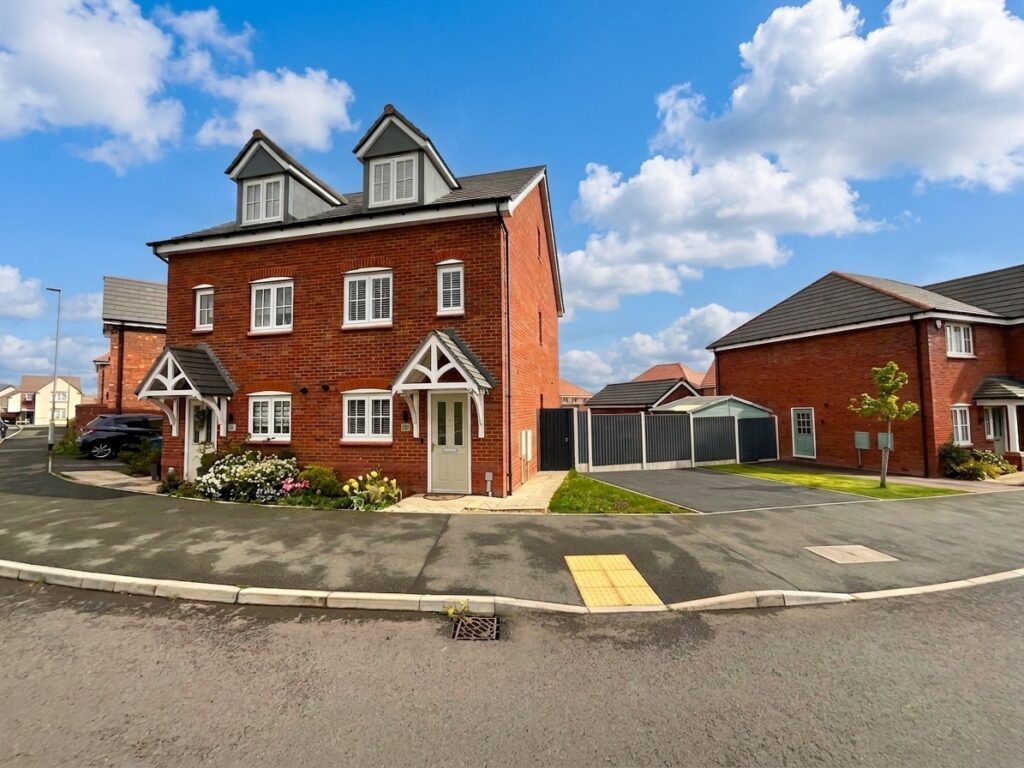 Clarke Way, Stone, ST15