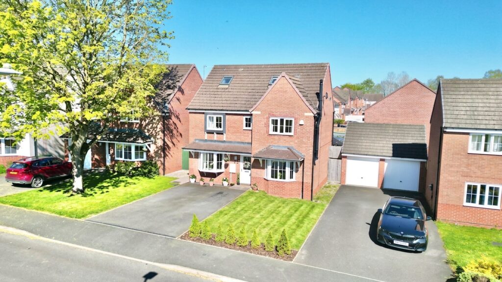 Yarnfield Parkway, Yarnfield, ST15