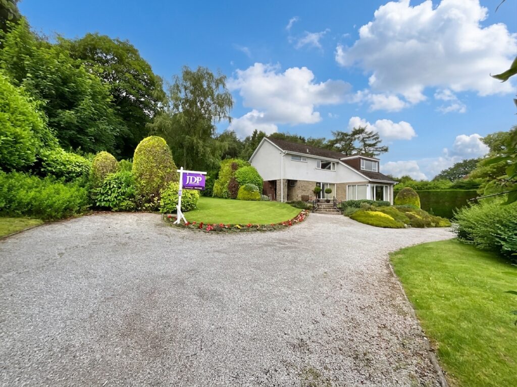 Harewood Close, Cheadle, ST10
